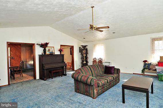 134 Magothy Beach Road Pasadena, MD 21122 - Photo 5 of 16 Family Room