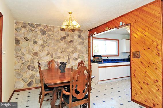 134 Magothy Beach Road Pasadena, MD 21122 - Photo 6 of 16 Dining Room
