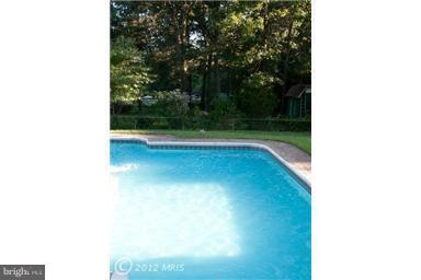 134 Magothy Beach Road Pasadena, MD 21122 - Photo 10 of 16 Pool