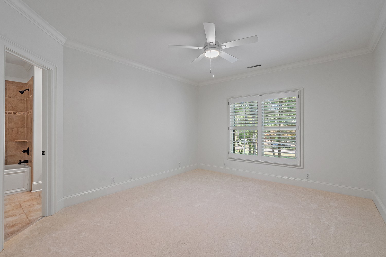 6231 Bresslyn Road Nashville, TN 37205 - Photo 32 of 59 Bedroom 2 w/step-in closet + en-suite bathroom