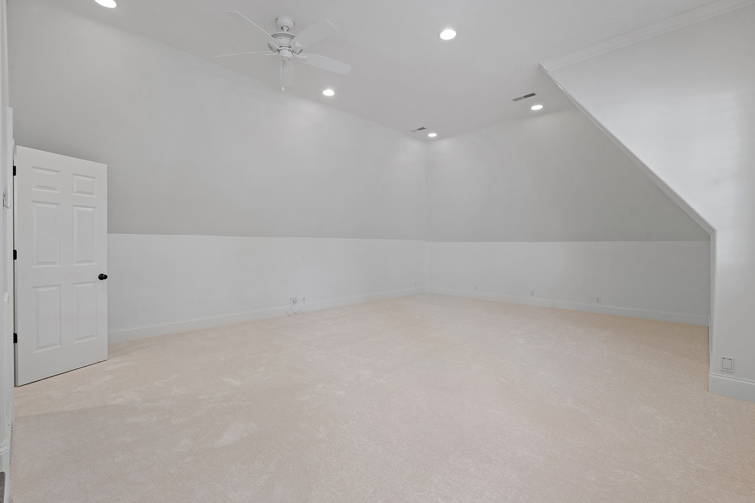 6231 Bresslyn Road Nashville, TN 37205 - Photo 48 of 59 Recessed lighting + convenient half bath