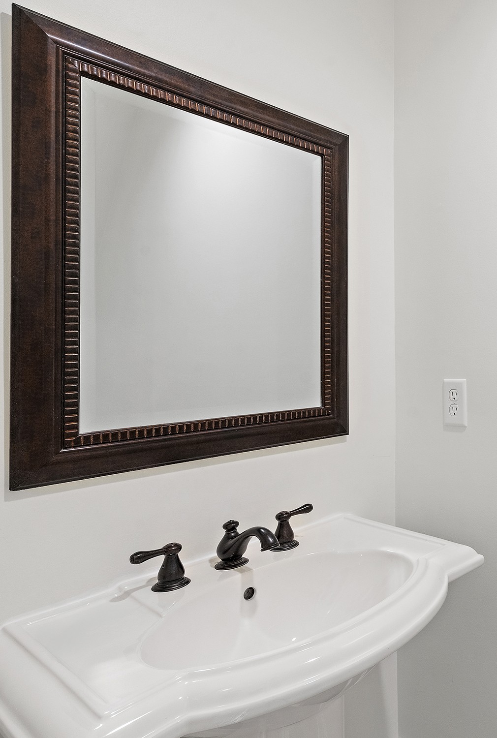6231 Bresslyn Road Nashville, TN 37205 - Photo 49 of 59 Updated half bathroom