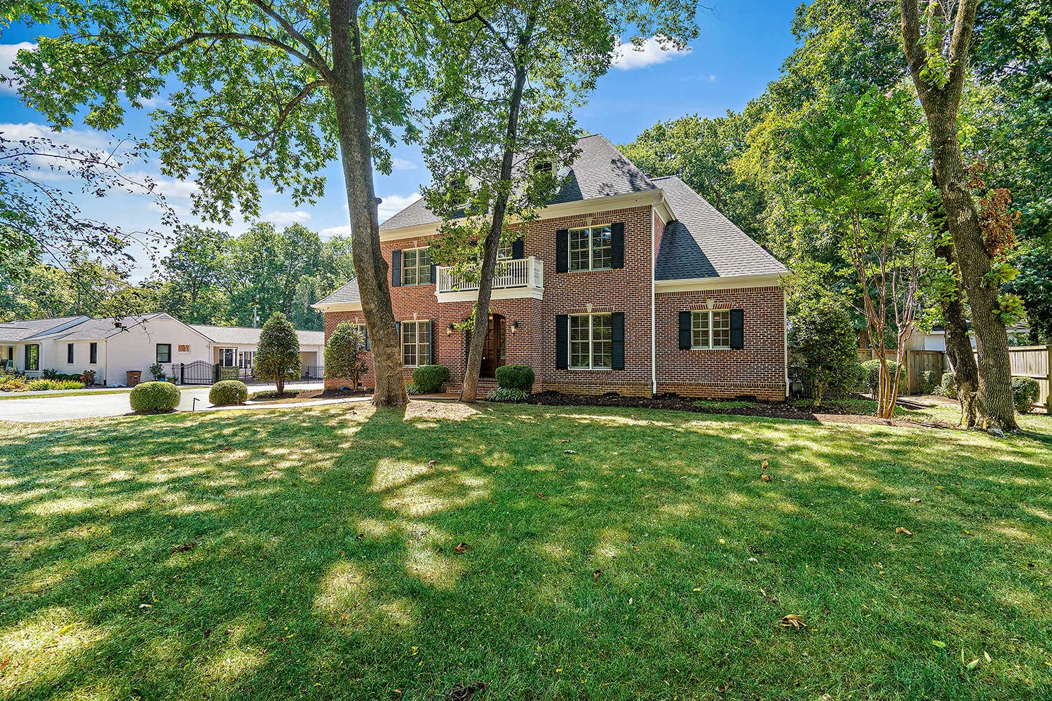 6231 Bresslyn Road Nashville, TN 37205 - Photo 5 of 59 Lovely mature trees for natural privacy