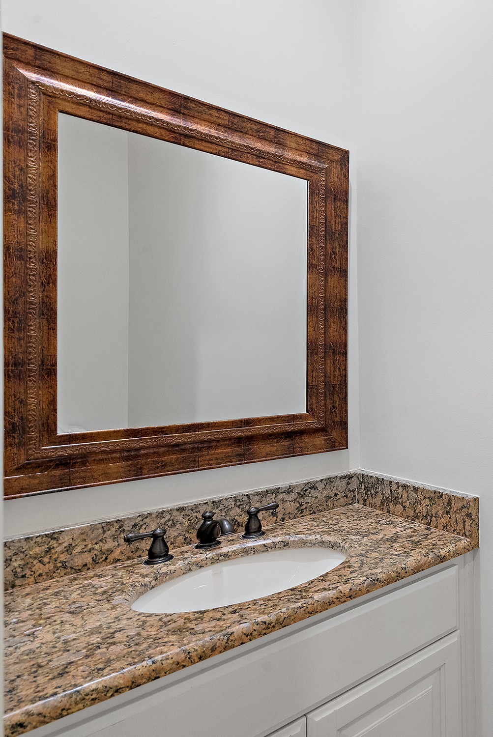 6231 Bresslyn Road Nashville, TN 37205 - Photo 53 of 59 Convenient guest half bath on main