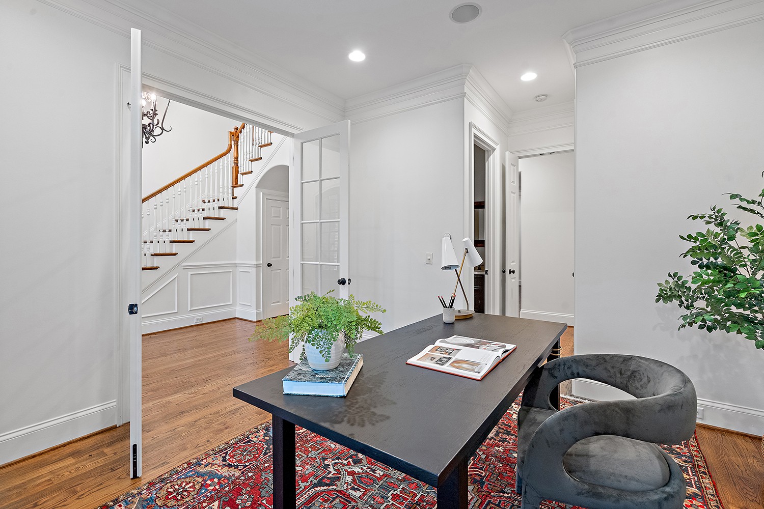 6231 Bresslyn Road Nashville, TN 37205 - Photo 10 of 59 Attached bath, large step-in closet, french doors