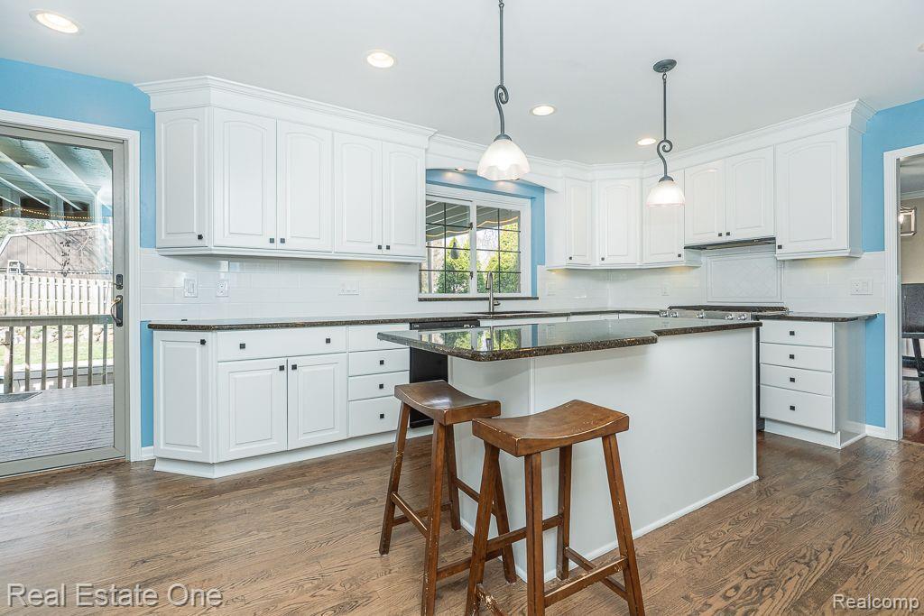 410 Lake Forest Road Rochester Hills, MI 48309 - Photo 18 of 75