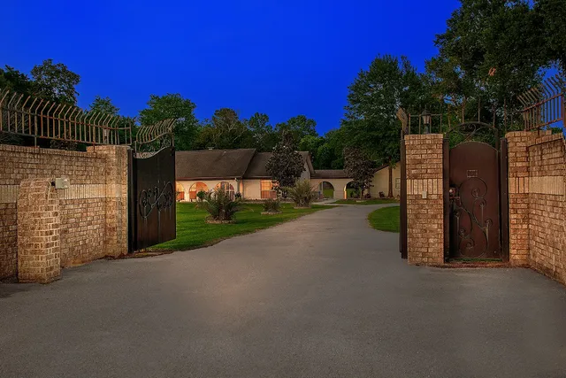 $1,095,000 | 23218 Aldine Westfield Road, Spring, TX 77373