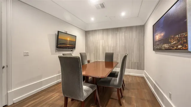 $9,500 | 1350 Main Street, Unit 1007, Sarasota, FL 34236