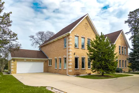 $799,500 | 332 East Central Road, Arlington Heights, IL 60005
