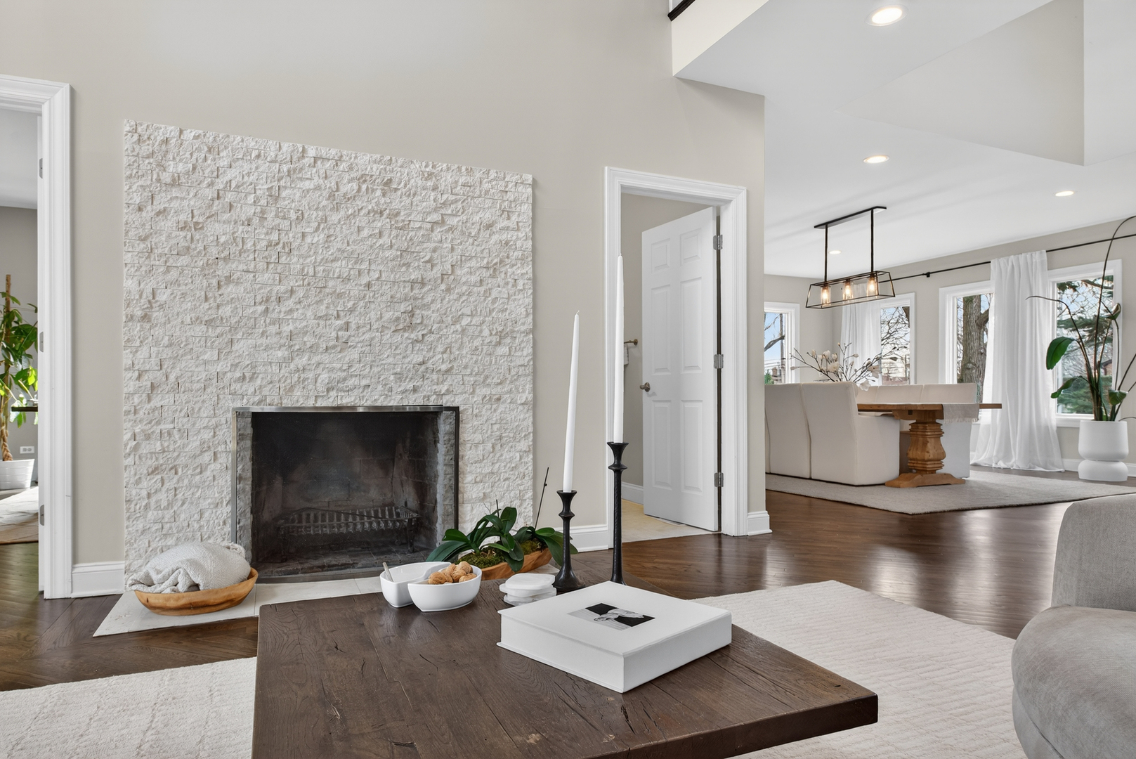 332 East Central Road Arlington Heights, IL 60005 - Photo 16 of 45