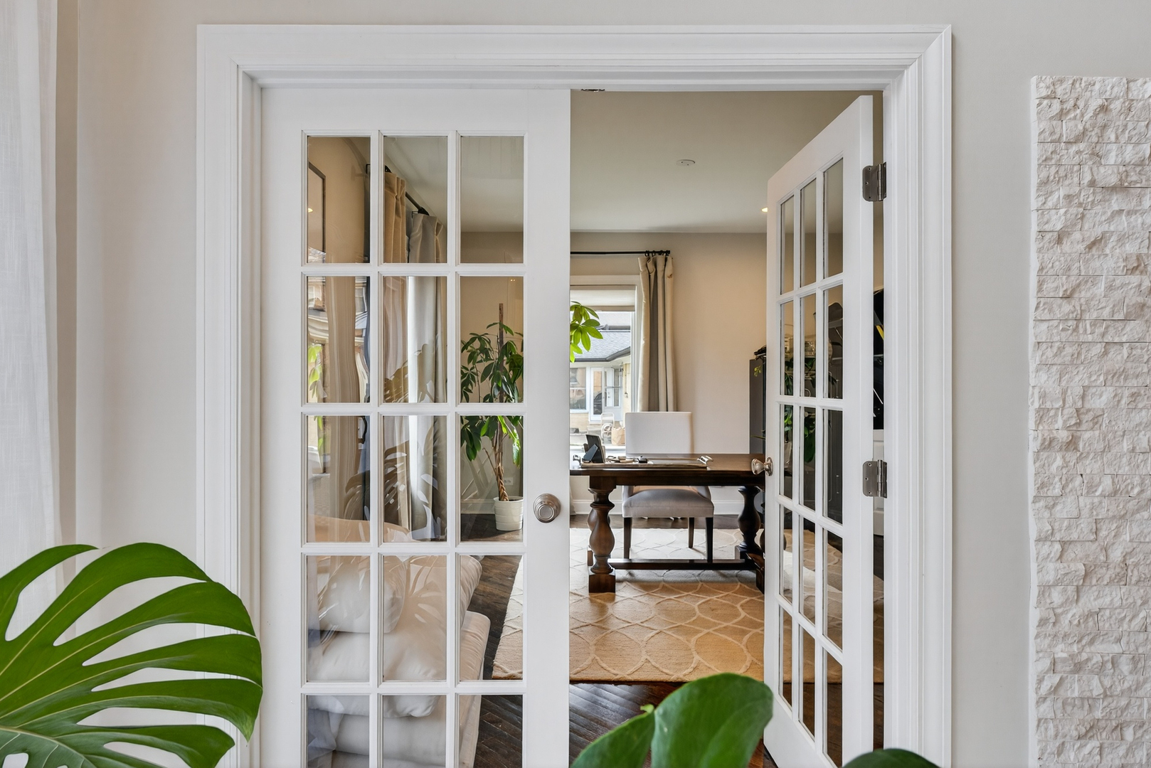 332 East Central Road Arlington Heights, IL 60005 - Photo 20 of 45