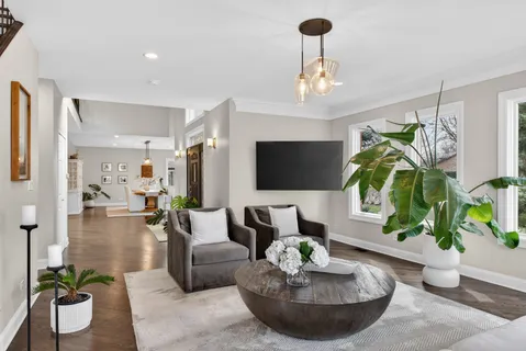 $799,500 | 332 East Central Road, Arlington Heights, IL 60005