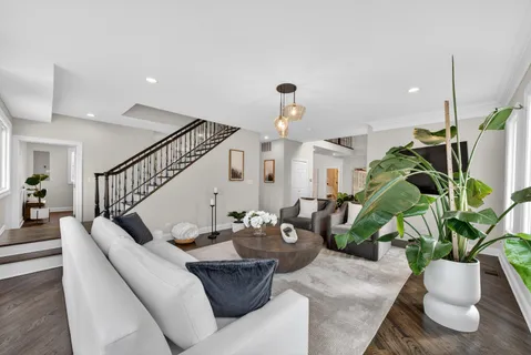 $799,500 | 332 East Central Road, Arlington Heights, IL 60005