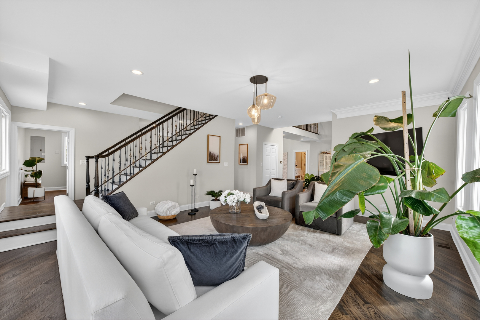 332 East Central Road Arlington Heights, IL 60005 - Photo 4 of 45