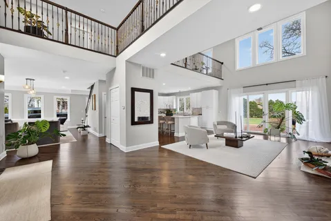 $799,500 | 332 East Central Road, Arlington Heights, IL 60005