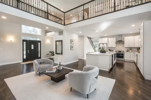 $799,500 | 332 East Central Road, Arlington Heights, IL 60005