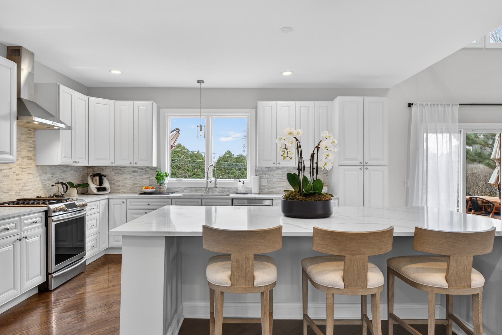 332 East Central Road Arlington Heights, IL 60005 - Photo 9 of 45