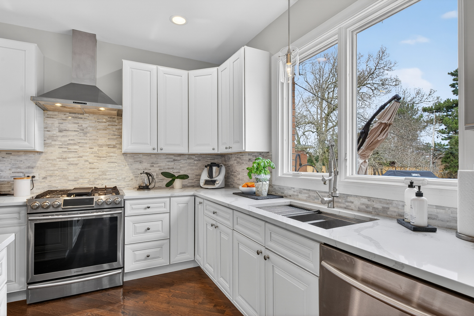 332 East Central Road Arlington Heights, IL 60005 - Photo 10 of 45