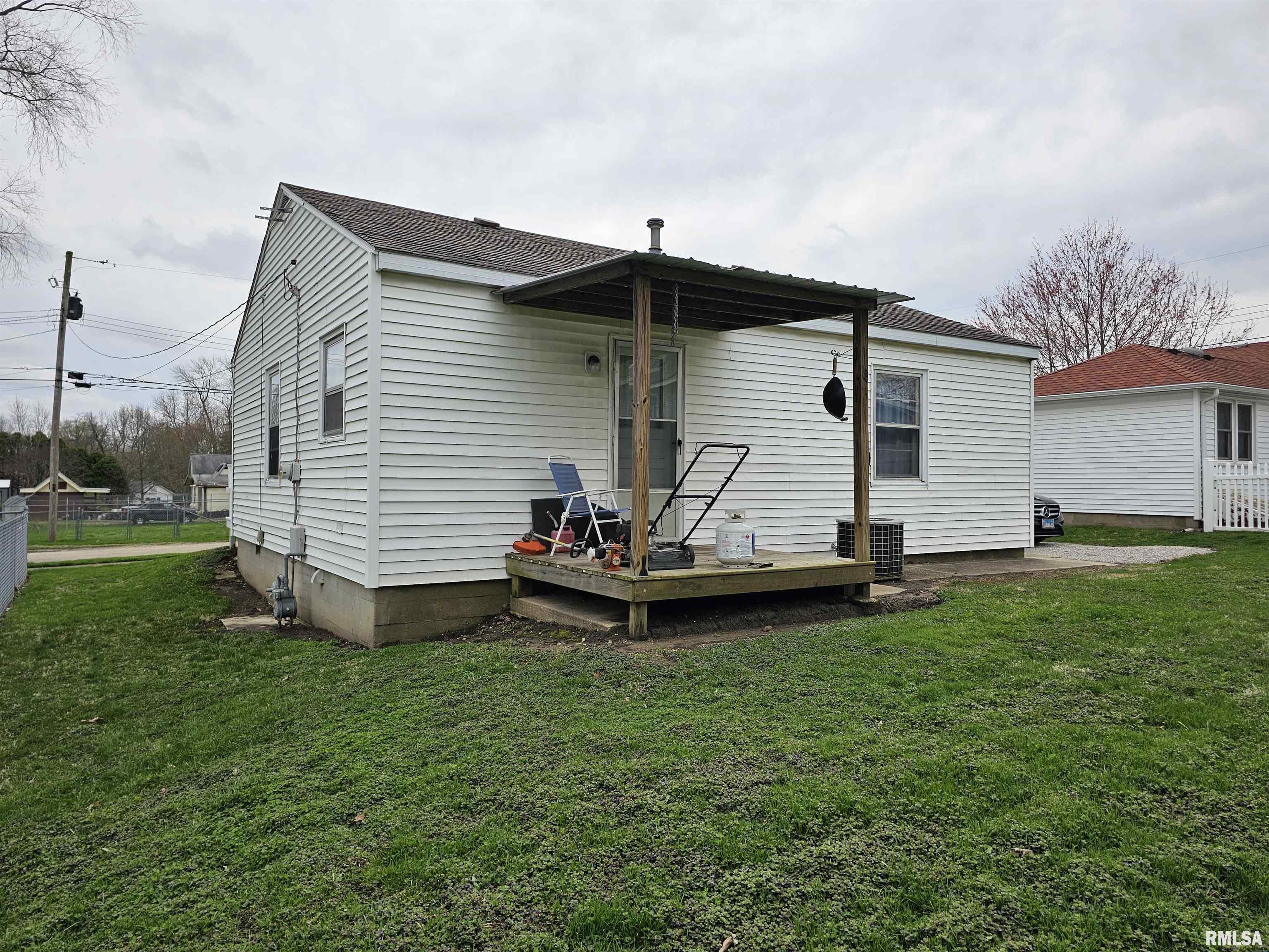 103 East Madison Street Athens, IL 62613 - Photo 11 of 11 Gallery Image 11