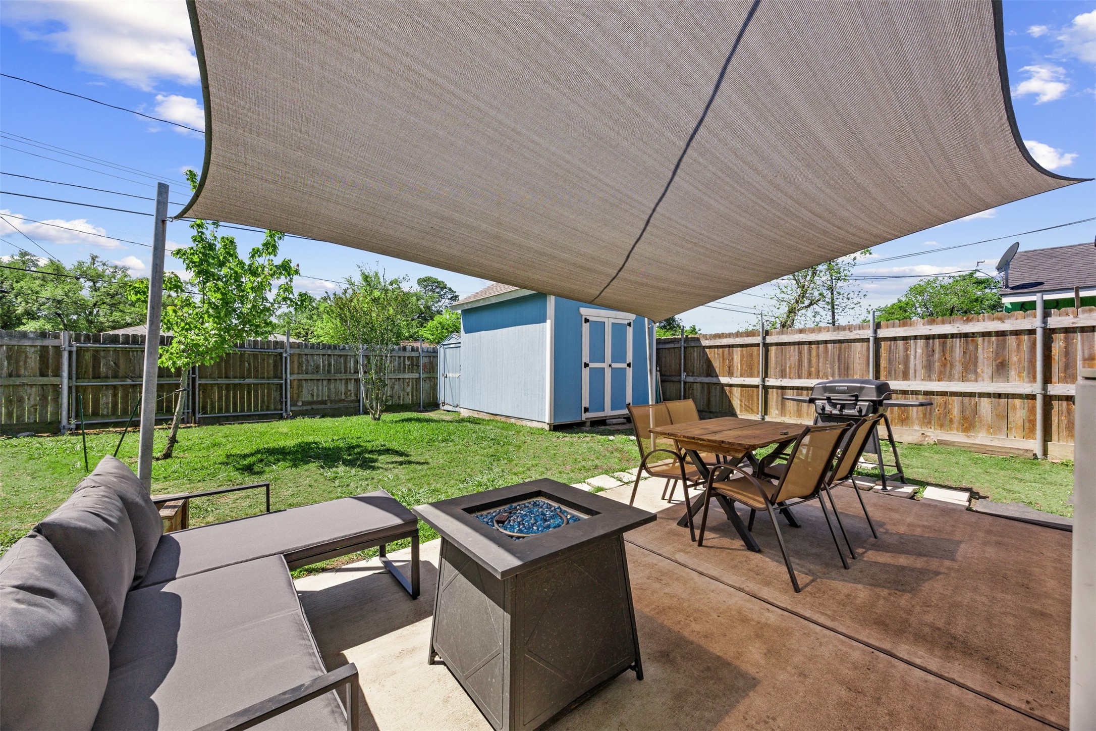 5874 Beldart Street Houston, TX 77033 - Photo 20 of 37