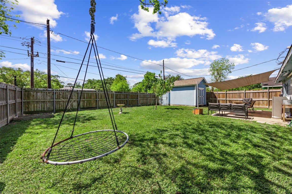 5874 Beldart Street Houston, TX 77033 - Photo 22 of 37