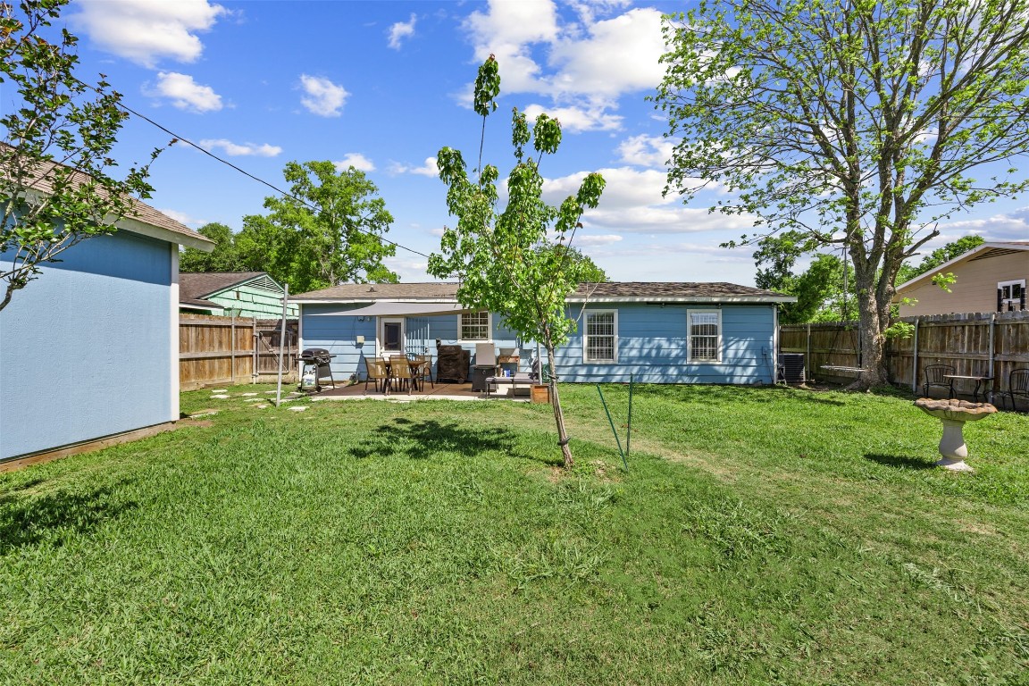 5874 Beldart Street Houston, TX 77033 - Photo 27 of 37