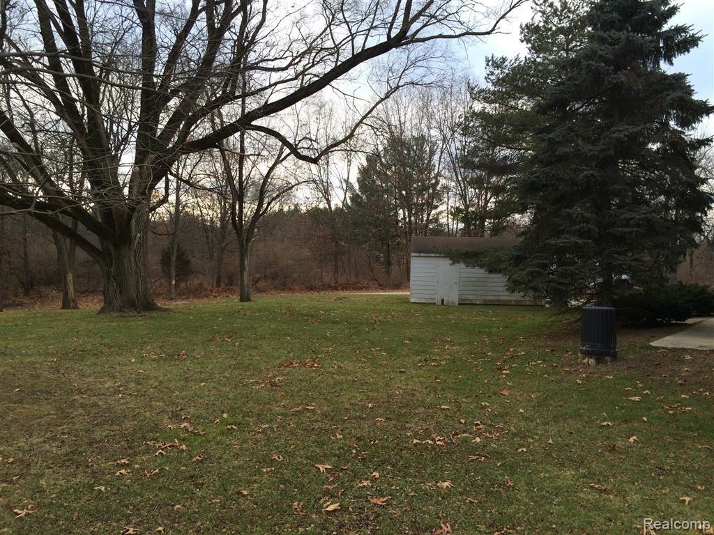 375 Triangle Lake Road Howell, MI 48843 - Photo 24 of 32 28.jpg