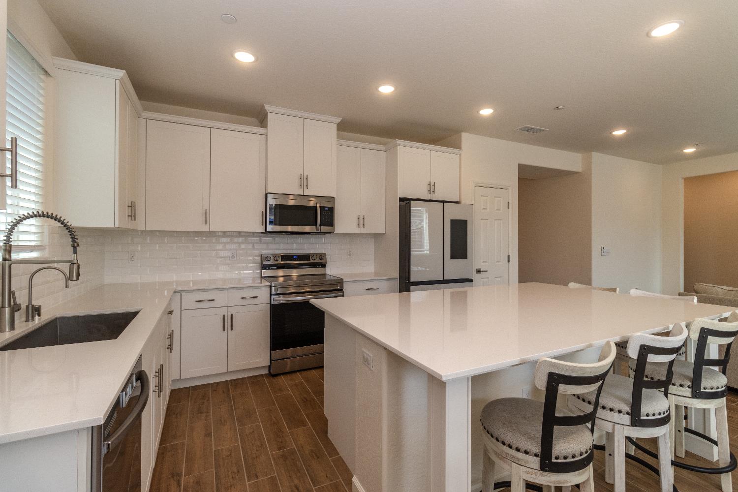 1158 Encore Way West Madera, CA 93636 - Photo 11 of 45