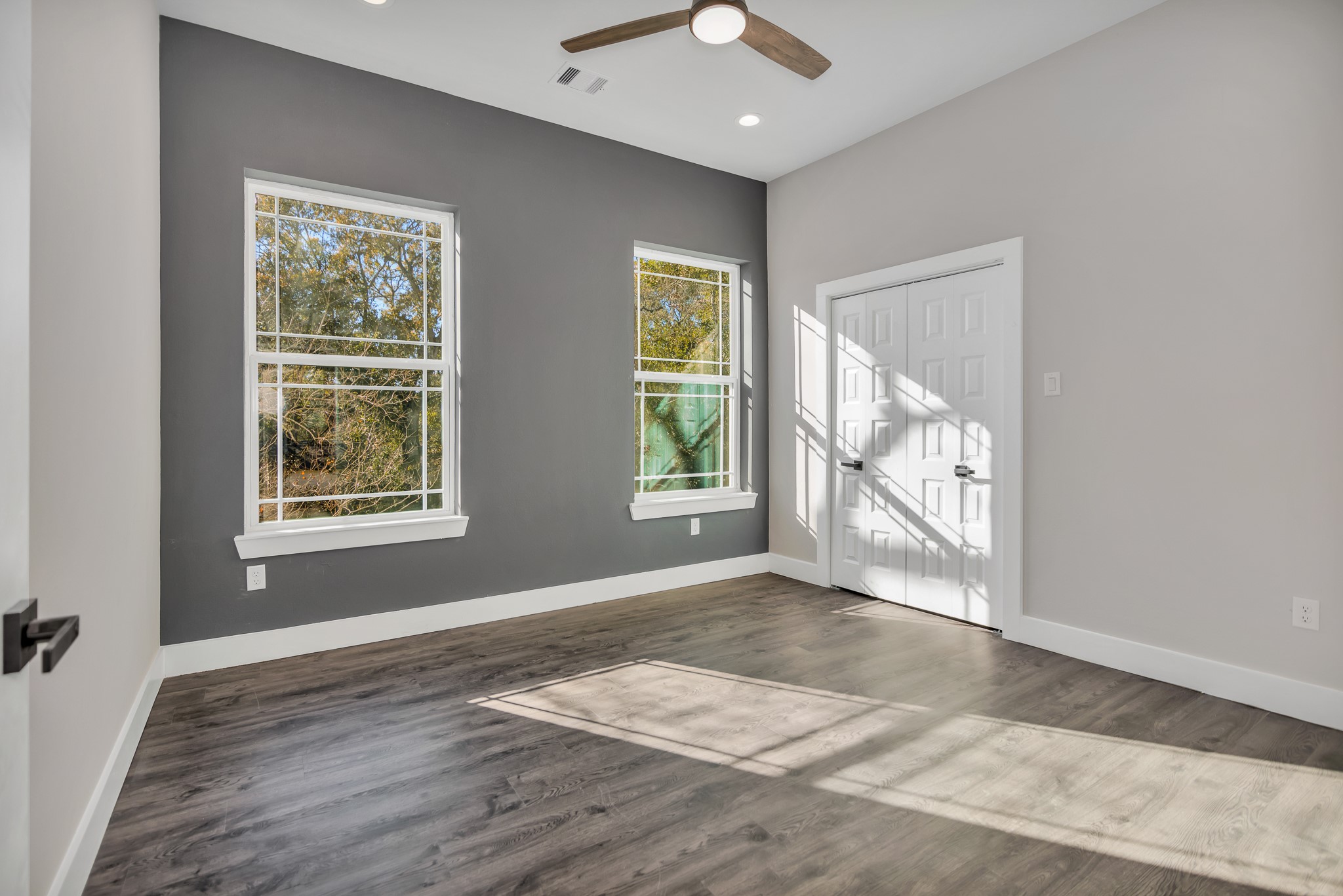 4924 Winnetka Street, Unit A Houston, TX 77021 - Photo 21 of 26 a view of an empty room with a window