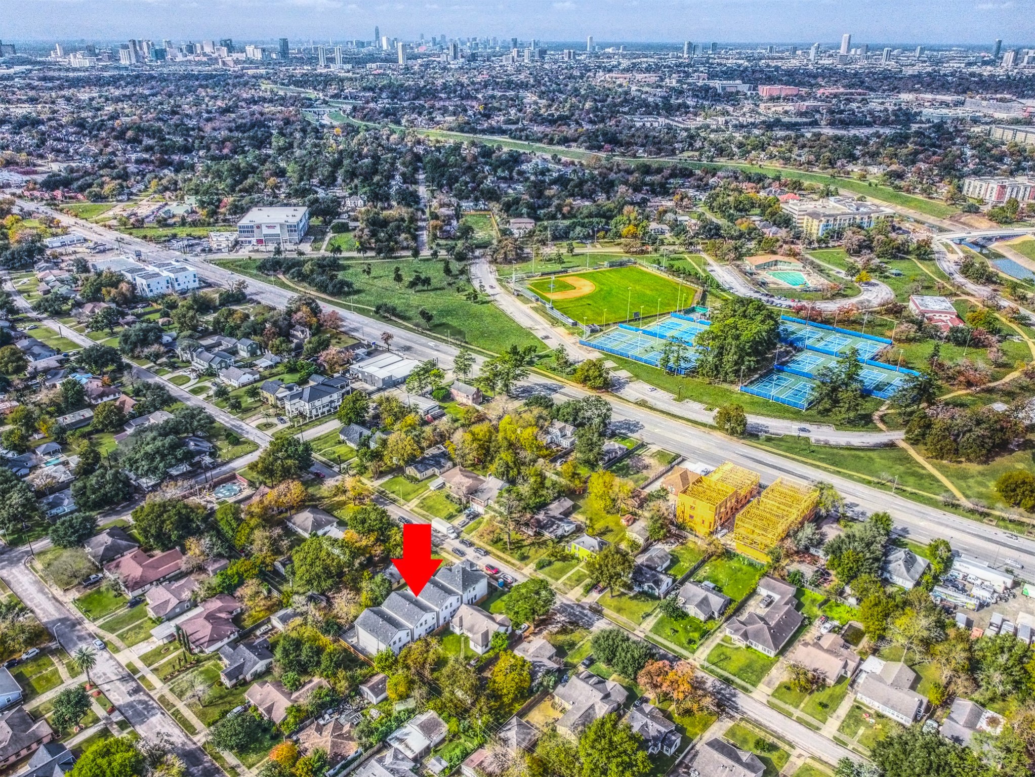 4924 Winnetka Street, Unit A Houston, TX 77021 - Photo 25 of 26 an aerial view of residential houses with outdoor space