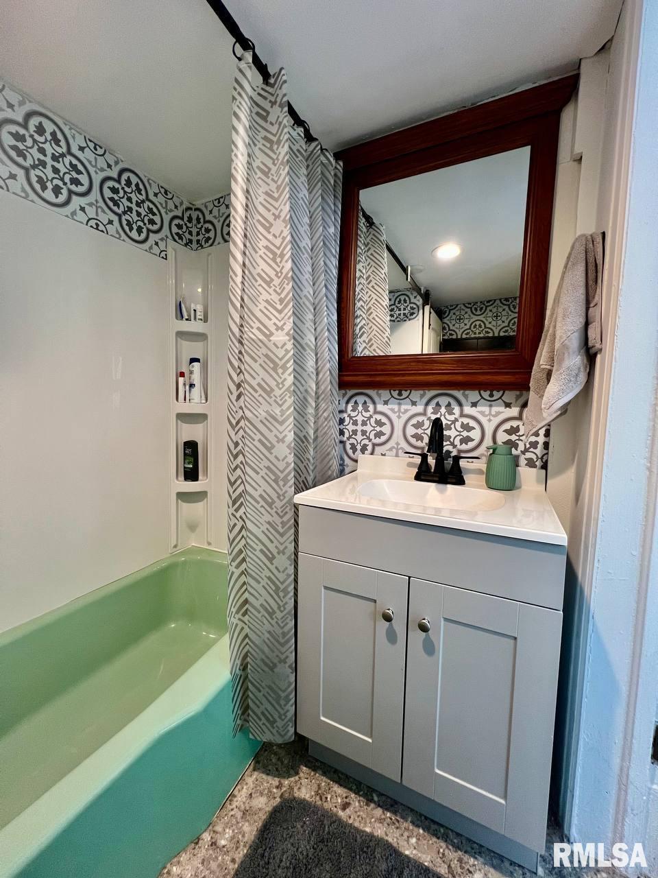 10103 West Powder Mill Road Edwards, IL 61528 - Photo 6 of 25 Gallery Image 6