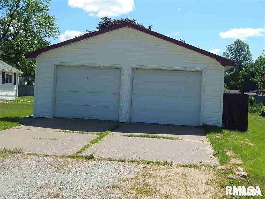 912 Southwest 4th Street Aledo, IL 61231 - Photo 3 of 8 Gallery Image 3