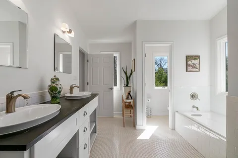 $1,400,000 | 6003 Woodview Avenue, Austin, TX 78757