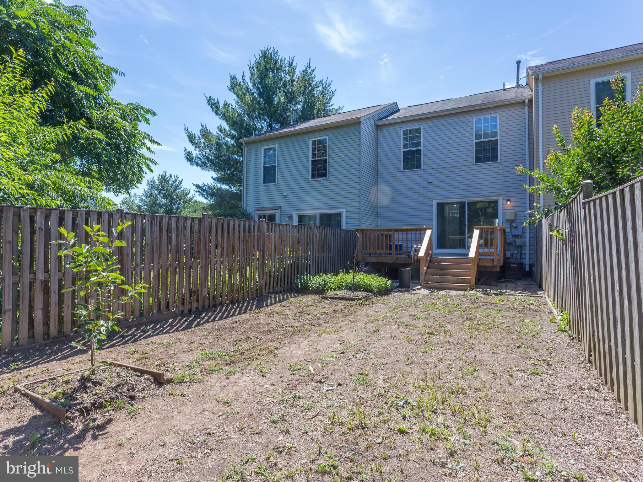 124 Carnaby Way Northeast Leesburg, VA 20176 - Photo 24 of 25 Exterior (Rear)