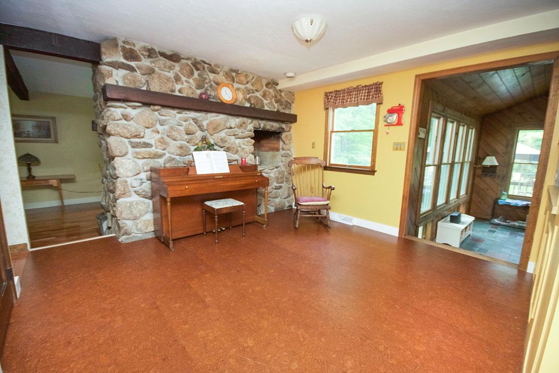 152 Merrill Road Candia, NH 03034 - Photo 5 of 37 Gallery Image 5