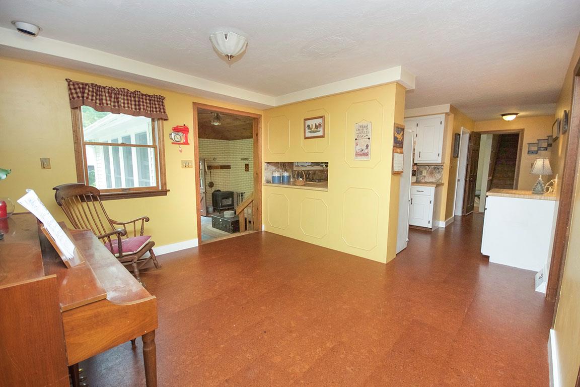152 Merrill Road Candia, NH 03034 - Photo 6 of 37 Gallery Image 6