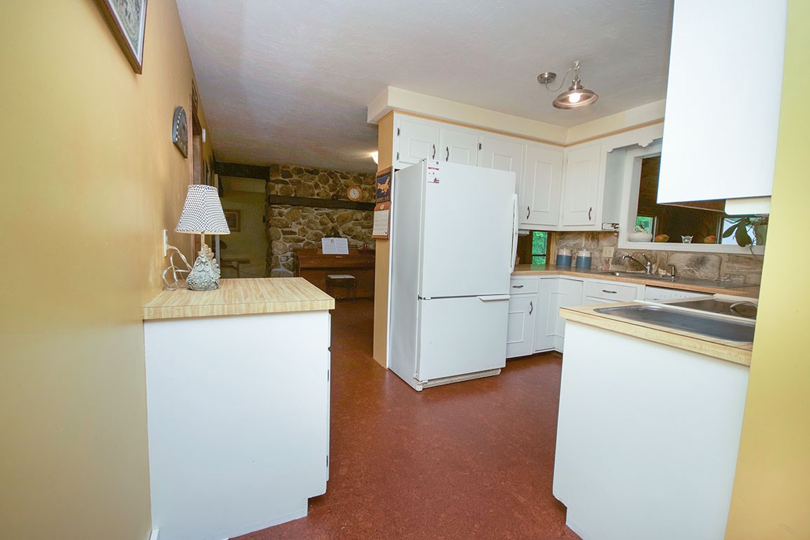 152 Merrill Road Candia, NH 03034 - Photo 8 of 37 Gallery Image 8