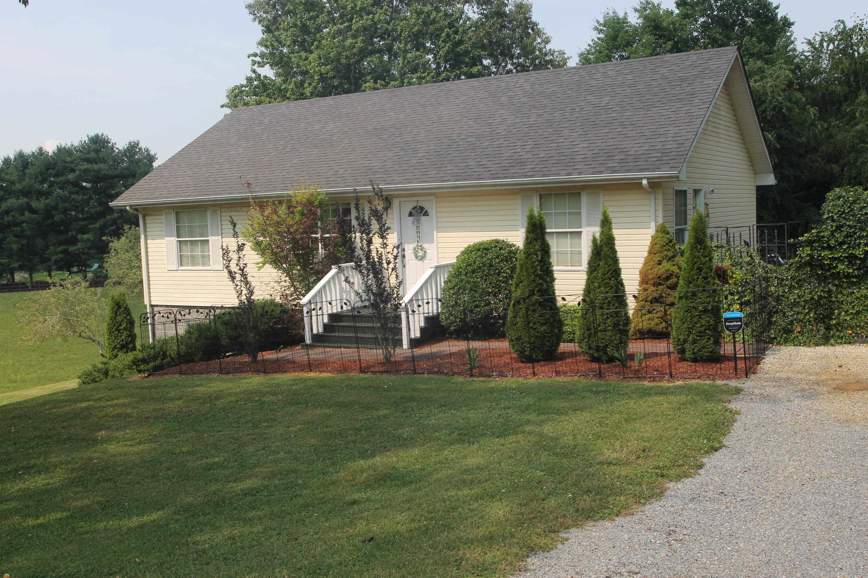 201 Cobb Road Surgoinsville, TN 37873 - Photo 1 of 39 Front of House