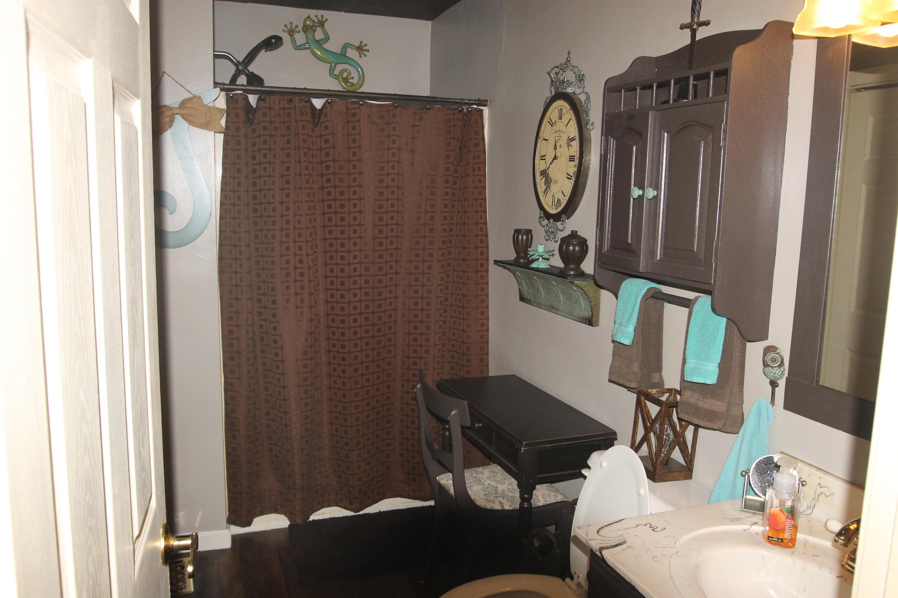 201 Cobb Road Surgoinsville, TN 37873 - Photo 21 of 39 Master Bath5