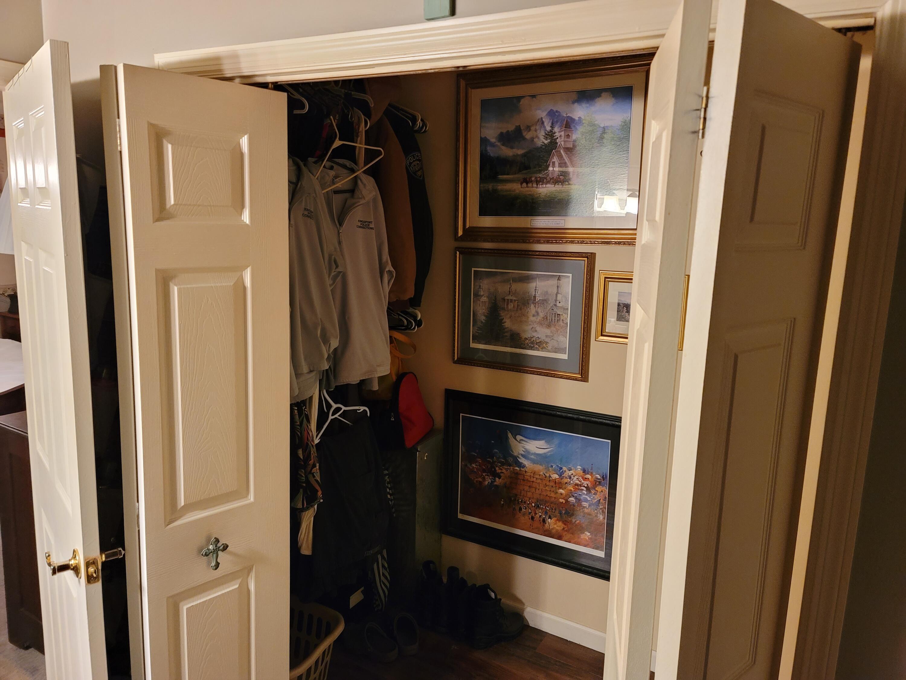 201 Cobb Road Surgoinsville, TN 37873 - Photo 22 of 39 Master Bath Walk-in Closet2