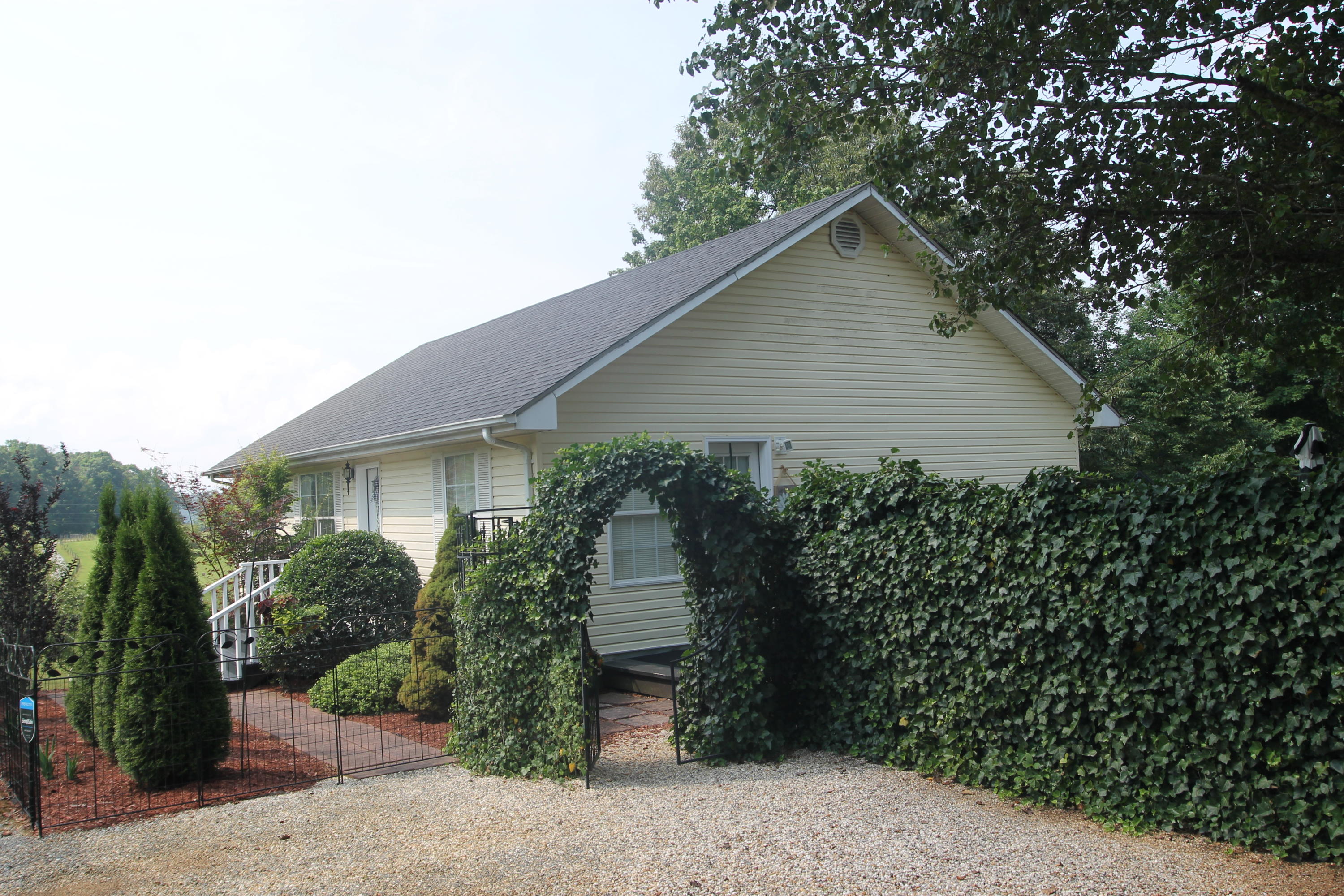 201 Cobb Road Surgoinsville, TN 37873 - Photo 28 of 39 Archway2