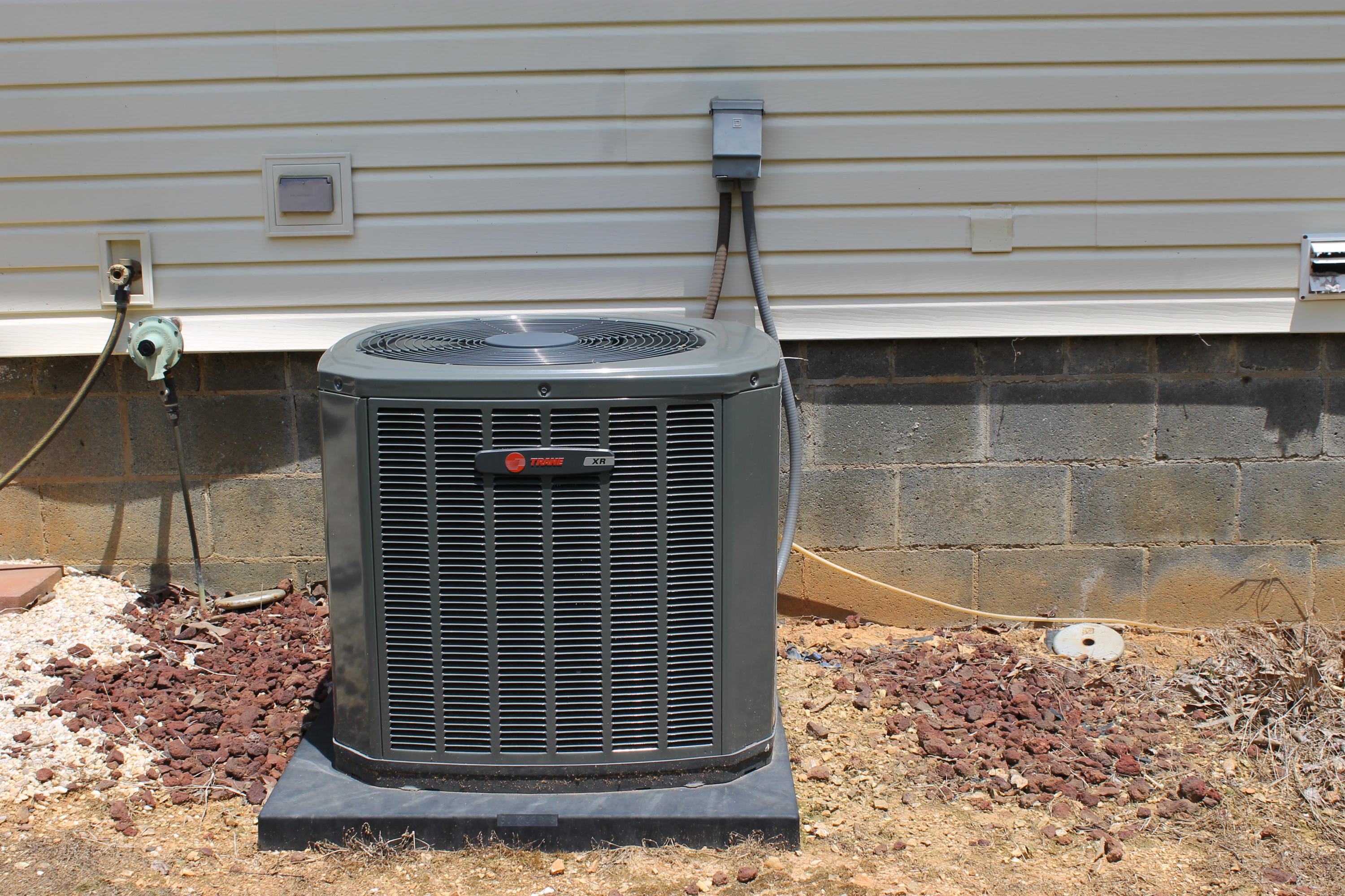 201 Cobb Road Surgoinsville, TN 37873 - Photo 31 of 39 Heat Pump2