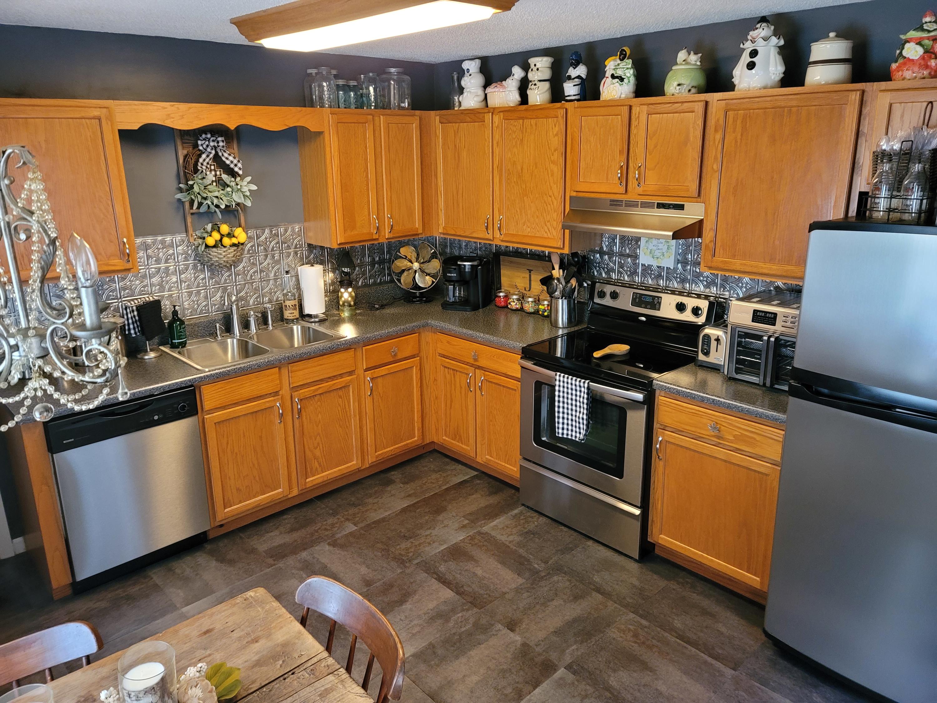 201 Cobb Road Surgoinsville, TN 37873 - Photo 5 of 39 Kitchen