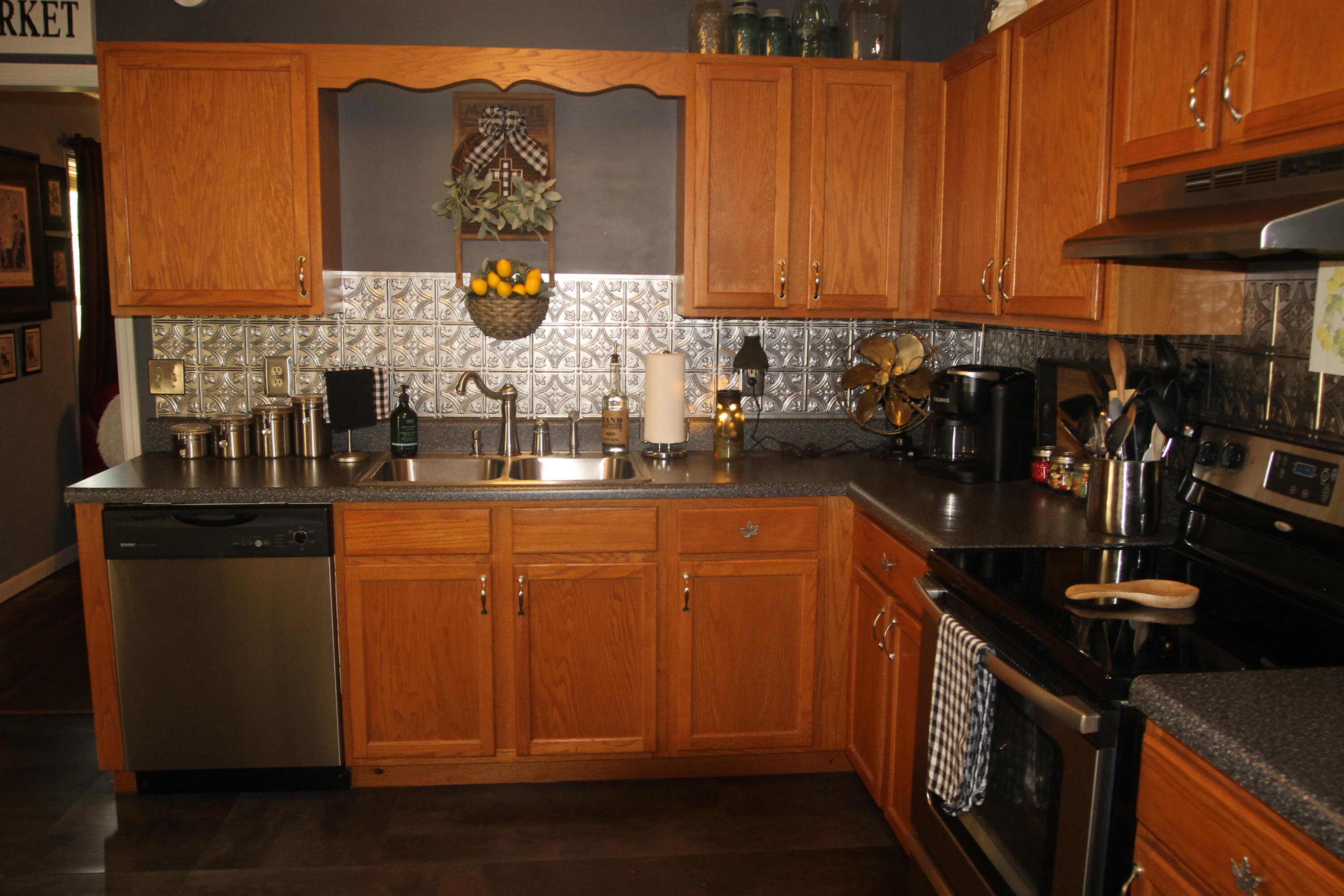 201 Cobb Road Surgoinsville, TN 37873 - Photo 8 of 39 Kitchen12
