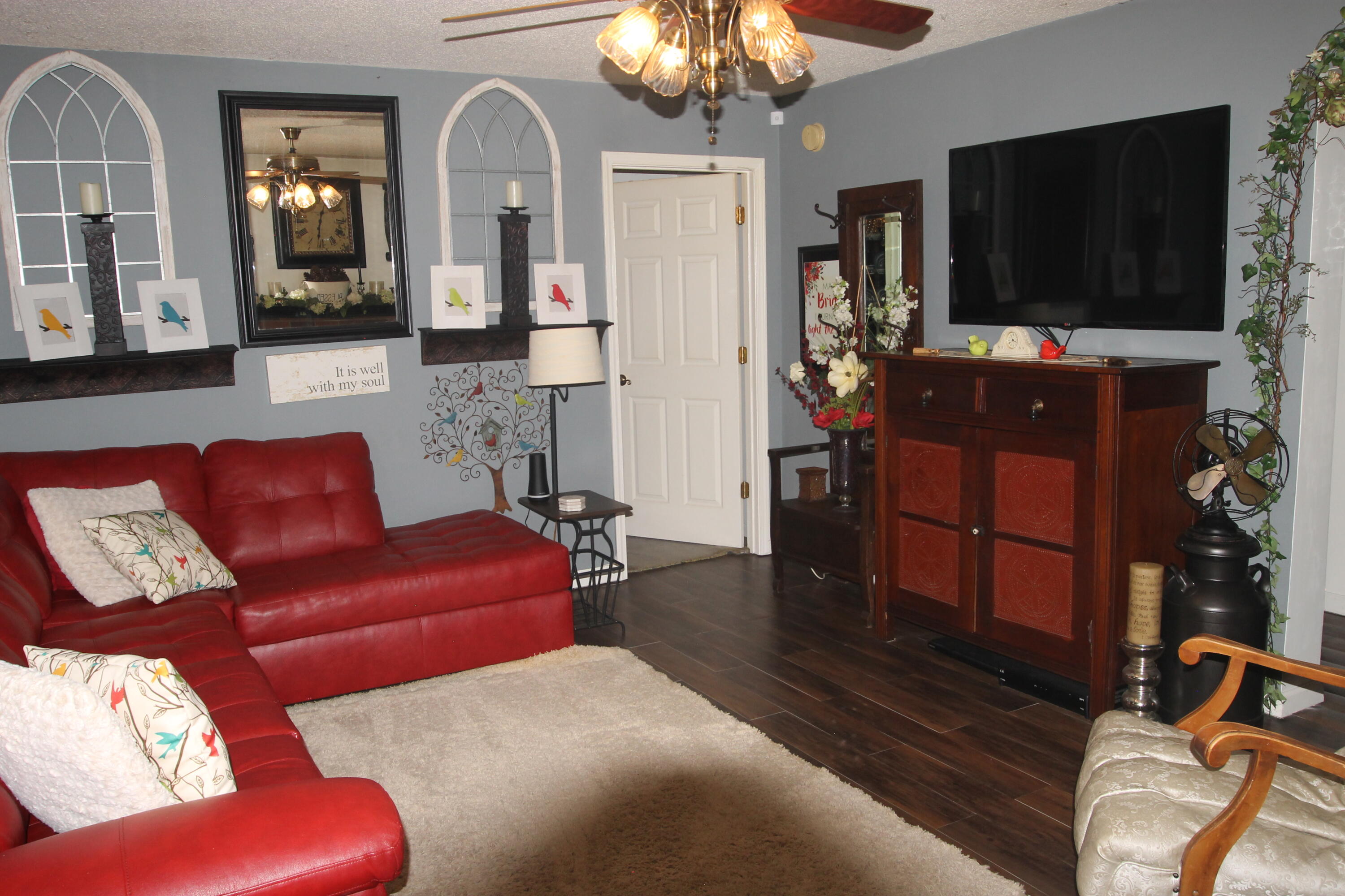 201 Cobb Road Surgoinsville, TN 37873 - Photo 10 of 39 Living Room10