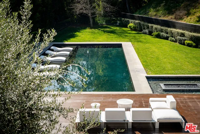 a view of yard from terrace