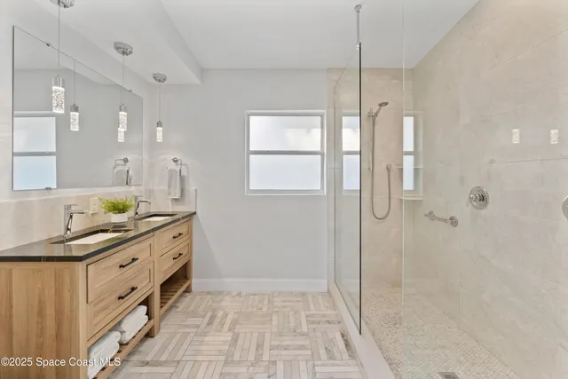 $795,000 | 930 South Atlantic Avenue, Cocoa Beach, FL 32931