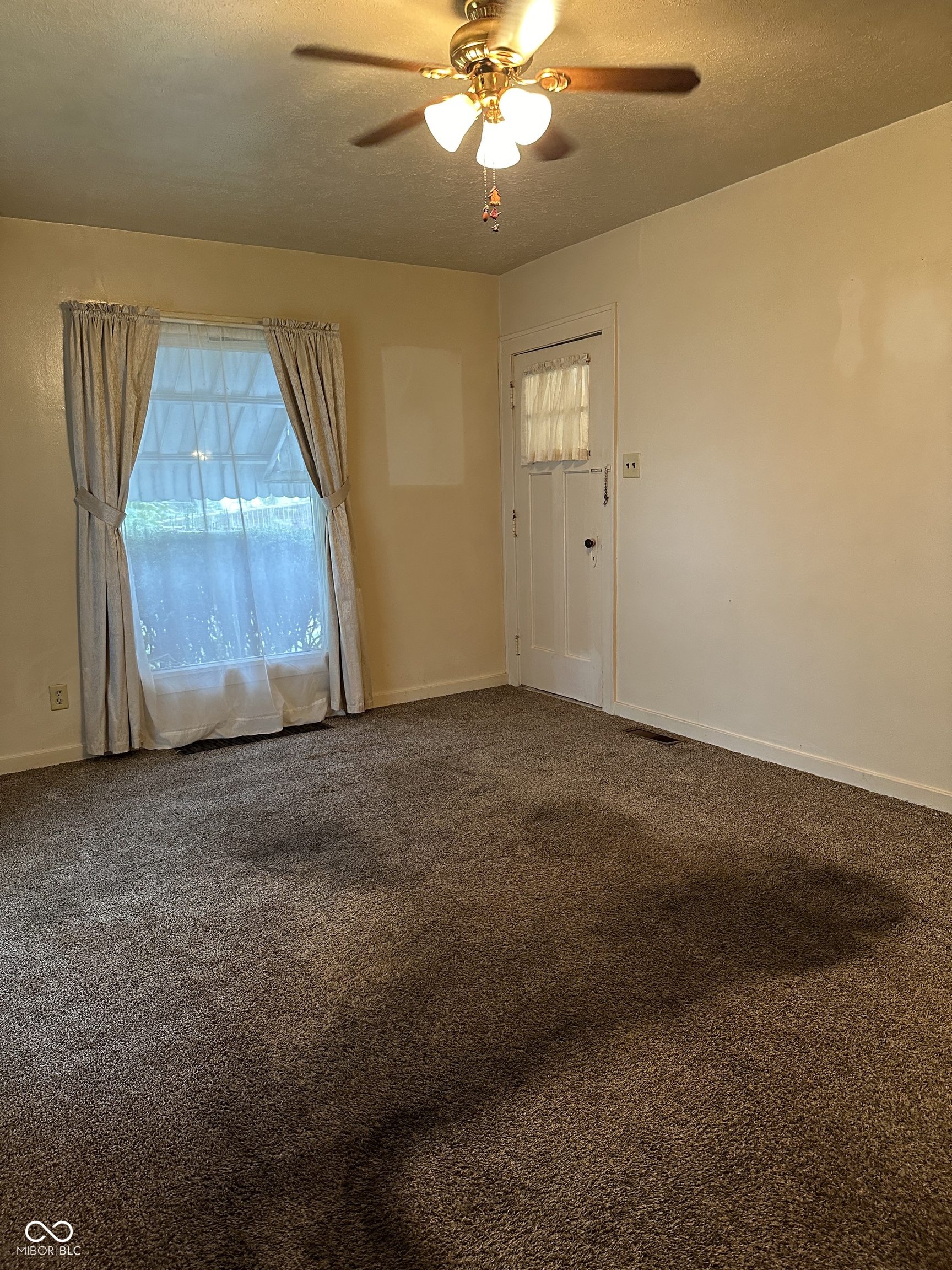 1025 Union Street Columbus, IN 47201 - Photo 3 of 16 Gallery Image 3