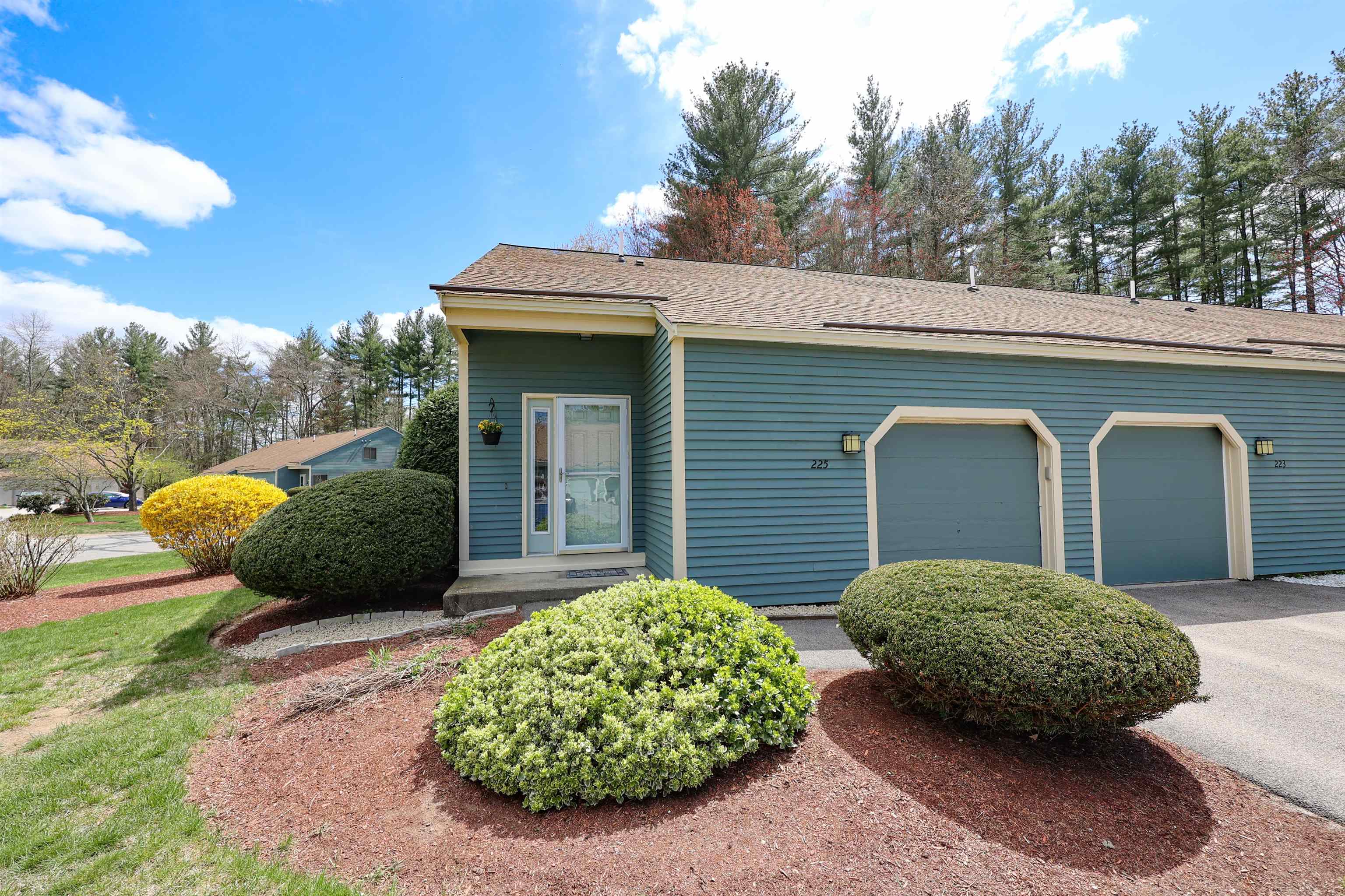 225 Indian Rock Road Merrimack, NH 03054 - Photo 3 of 25