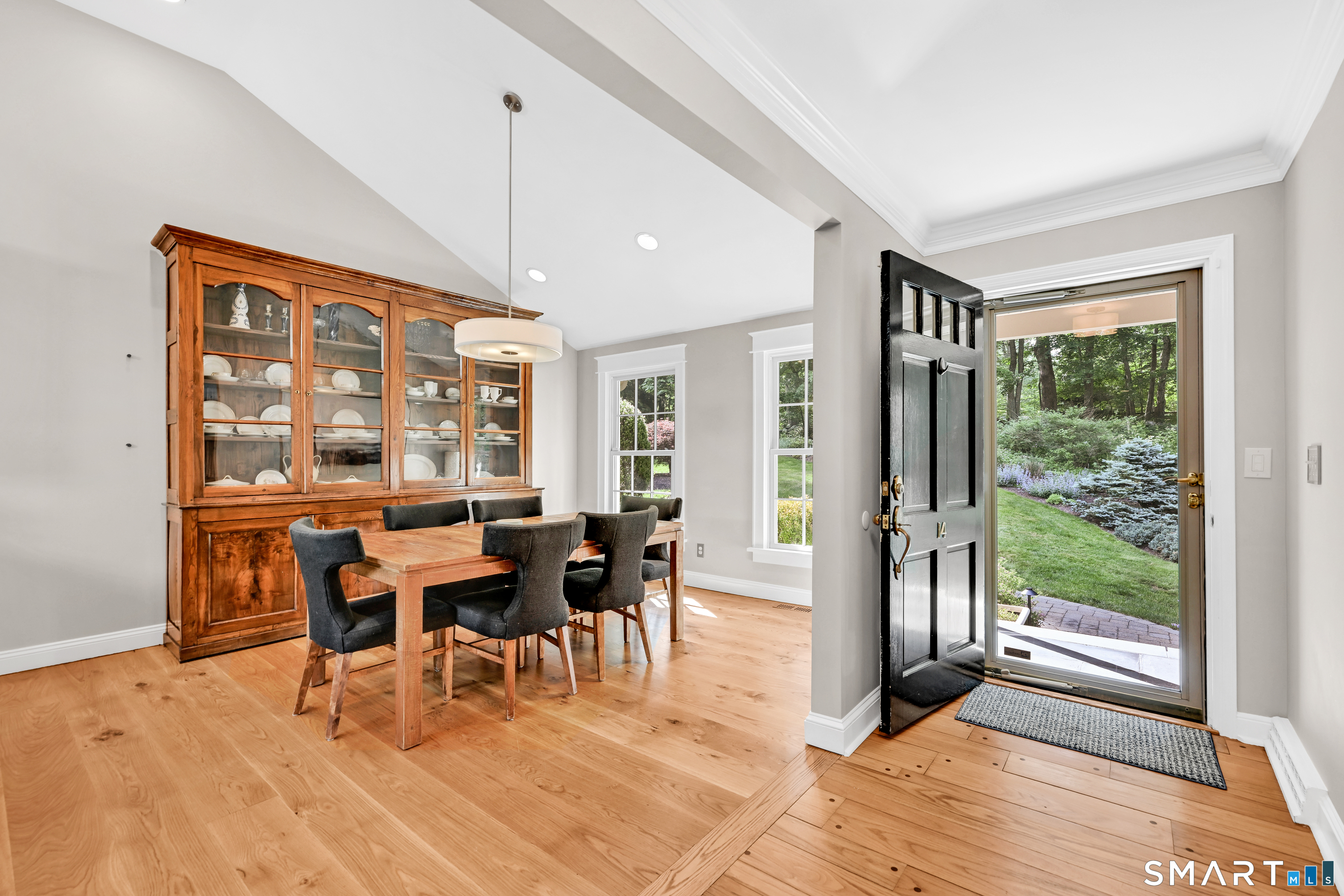 14 Saw Mill Road Weston, CT 06883 - Photo 18 of 40